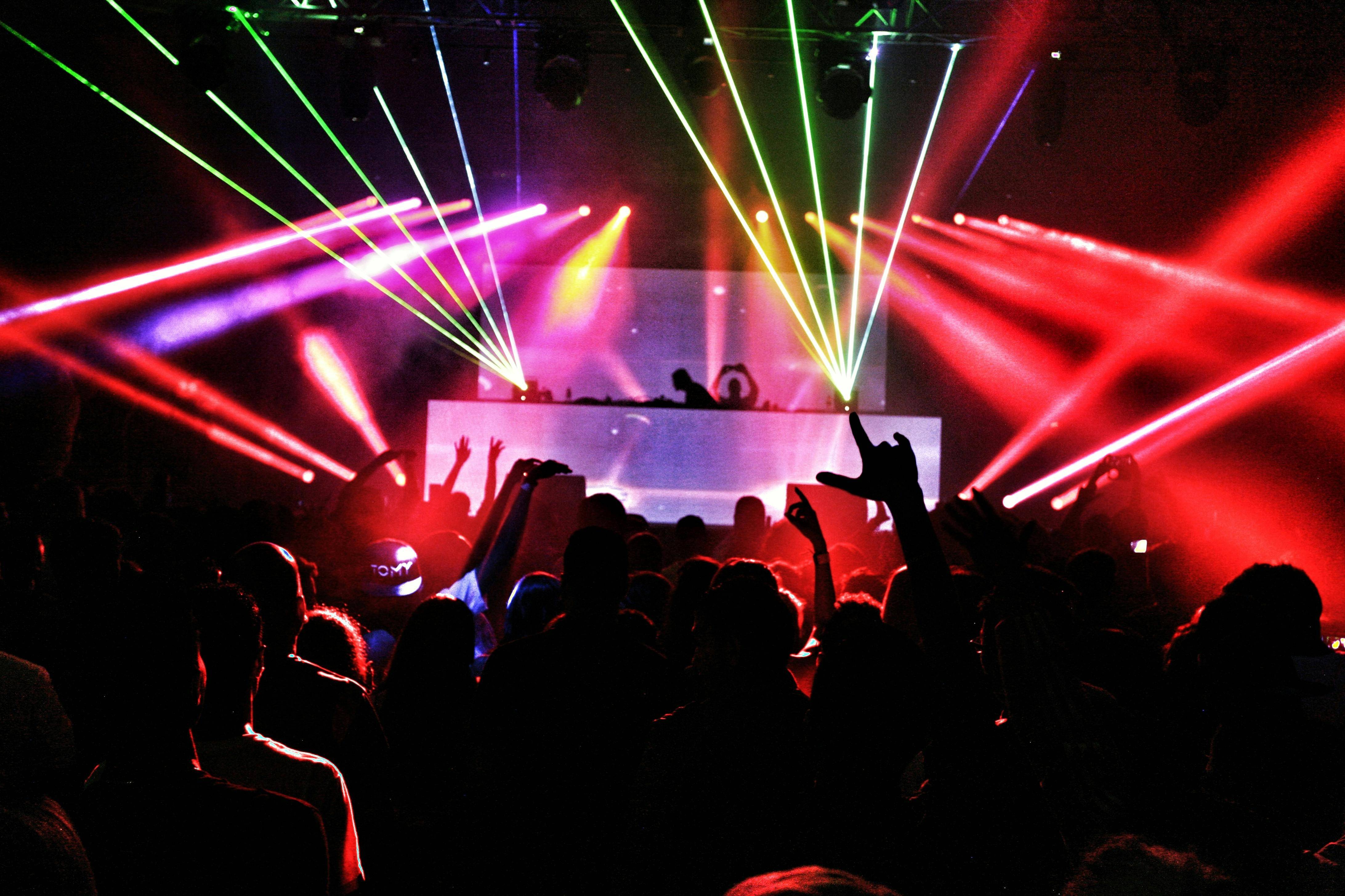 Lasers & Wubz